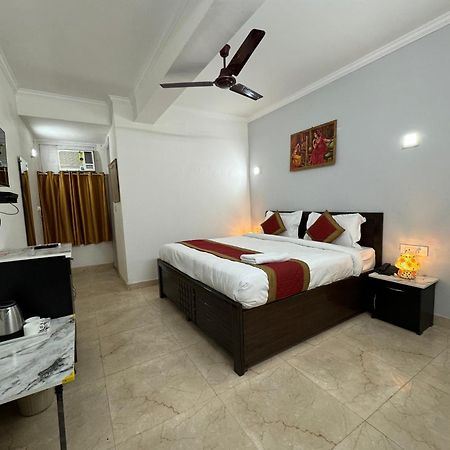 Airport Hotel Annexe New Delhi Exteriör bild