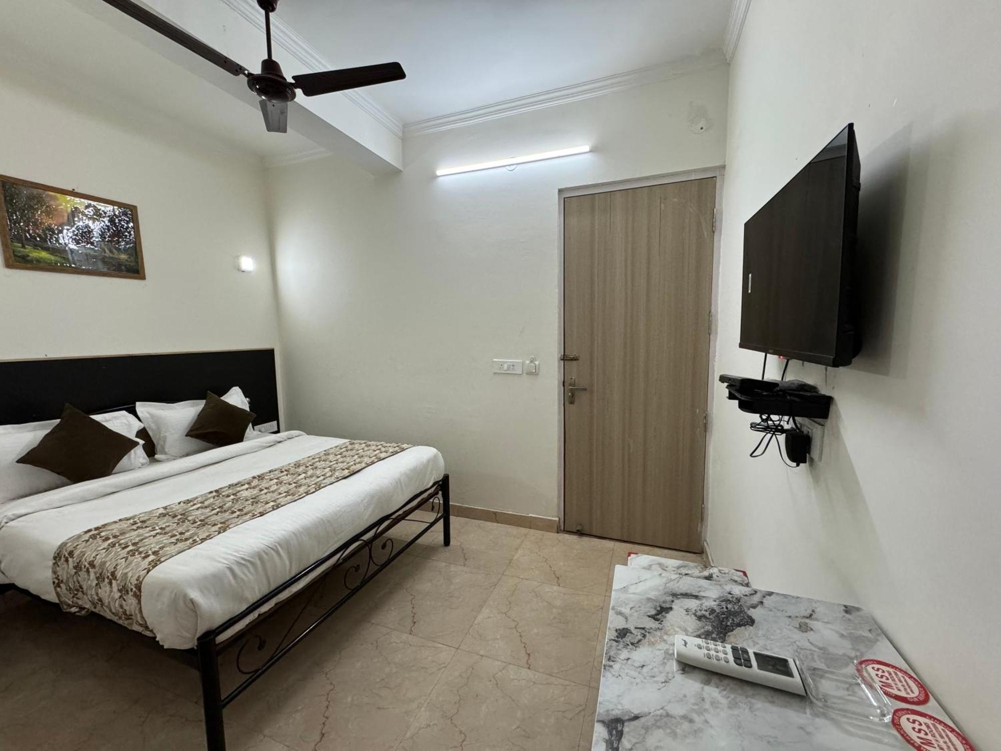 Airport Hotel Annexe New Delhi Exteriör bild